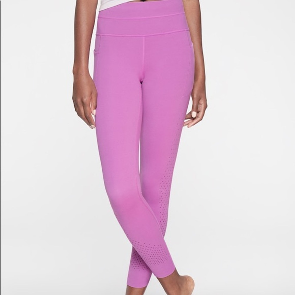 Purple xs Athleta Chakra 7/8 legging lasercut tigh